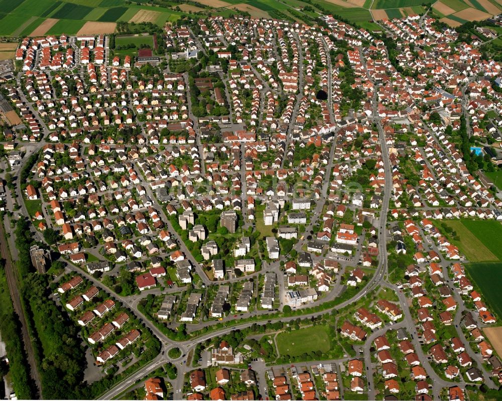 Luftaufnahme Schwaikheim - Ortsansicht am Rande von landwirtschaftlichen Feldern in Schwaikheim im Bundesland Baden-Württemberg, Deutschland