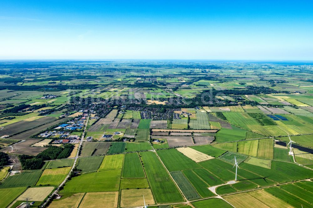 Süderlügum von oben - Ortsansicht am Rande von landwirtschaftlichen Feldern in Süderlügum im Bundesland Schleswig-Holstein, Deutschland