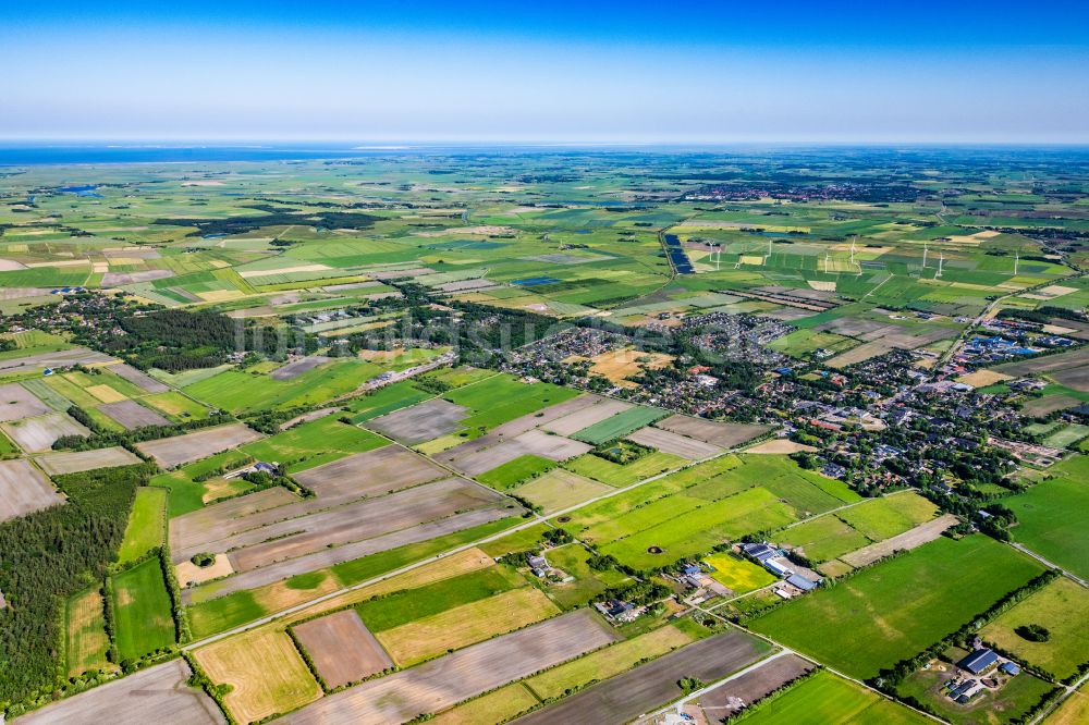 Luftaufnahme Süderlügum - Ortsansicht am Rande von landwirtschaftlichen Feldern in Süderlügum im Bundesland Schleswig-Holstein, Deutschland