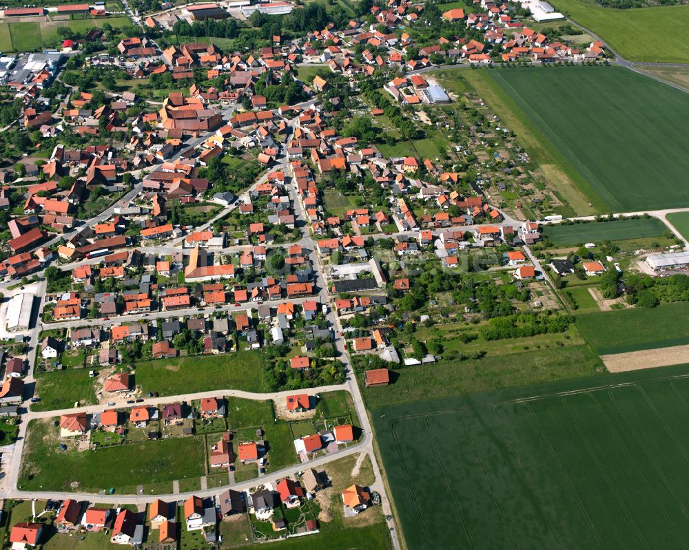 Silstedt aus der Vogelperspektive: Ortsansicht am Rande von landwirtschaftlichen Feldern in Silstedt im Bundesland Sachsen-Anhalt, Deutschland