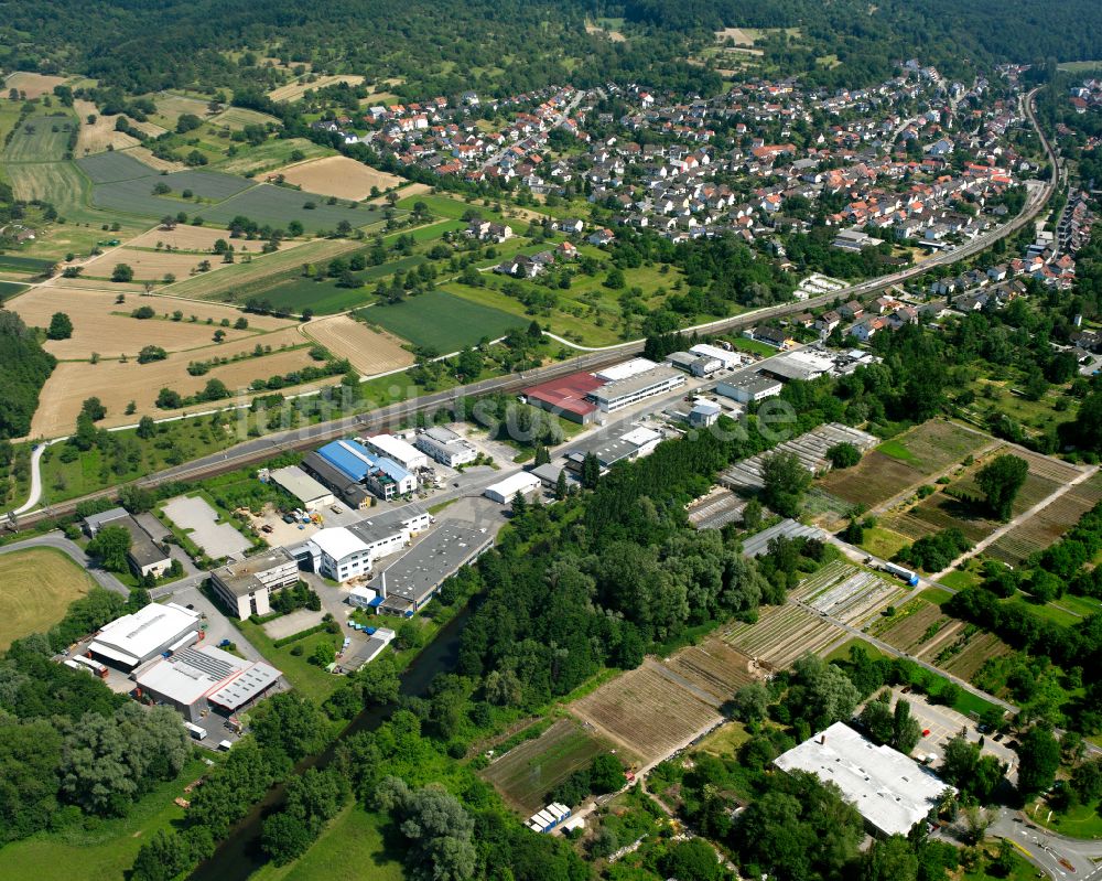 Pfinztal von oben - Ortsansicht am Rande von landwirtschaftlichen Feldern von Söllingen im Bundesland Baden-Württemberg, Deutschland