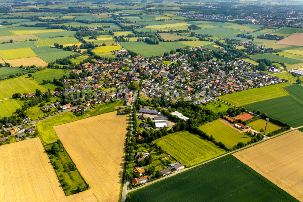 Soest aus der Vogelperspektive: Ortsansicht am Rande von landwirtschaftlichen Feldern in Soest im Bundesland Nordrhein-Westfalen, Deutschland