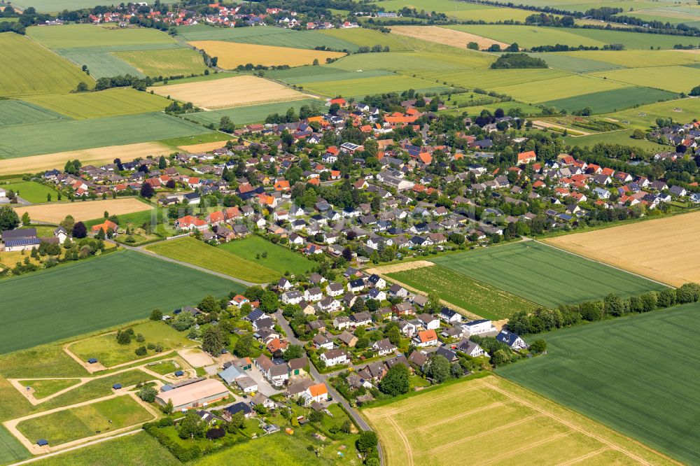 Luftbild Soest - Ortsansicht am Rande von landwirtschaftlichen Feldern in Soest im Bundesland Nordrhein-Westfalen, Deutschland