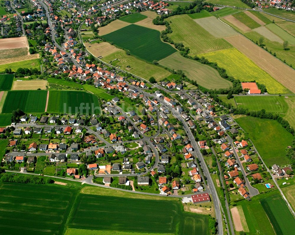 Sorga von oben - Ortsansicht am Rande von landwirtschaftlichen Feldern in Sorga im Bundesland Hessen, Deutschland