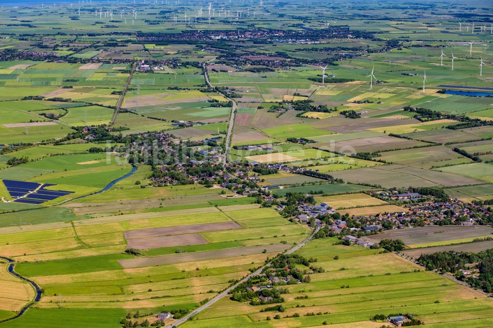 Luftaufnahme Enge-Sande - Ortsansicht am Rande von landwirtschaftlichen Feldern Stedesand im Bundesland Schleswig-Holstein, Deutschland