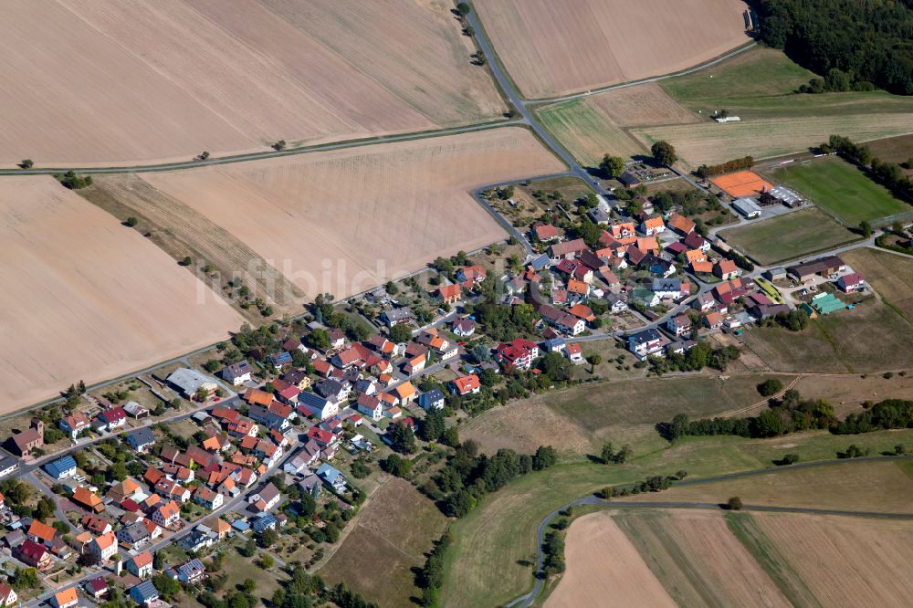 Luftaufnahme Steinmark - Ortsansicht am Rande von landwirtschaftlichen Feldern in Steinmark im Bundesland Bayern, Deutschland