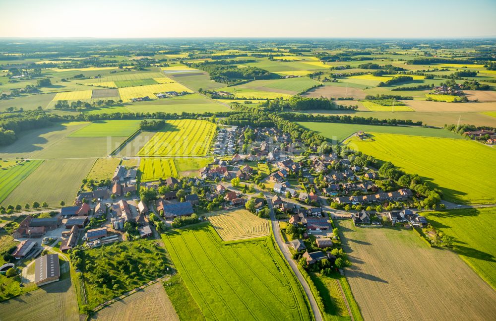 Luftaufnahme Stockum - Ortsansicht am Rande von landwirtschaftlichen Feldern in Stockum im Bundesland Nordrhein-Westfalen, Deutschland