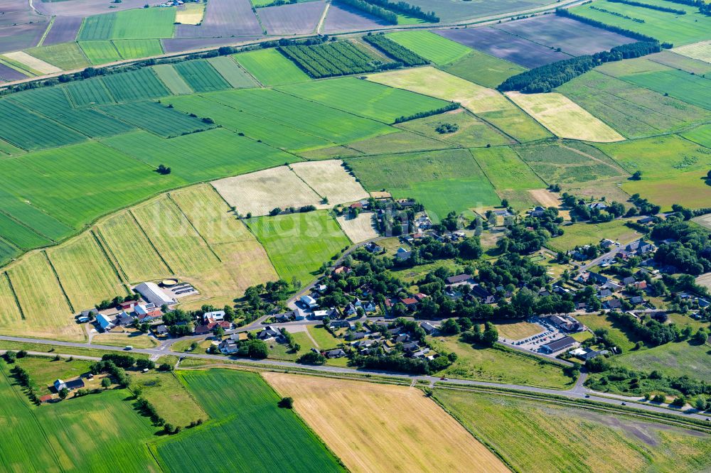 Luftbild Tondern - Ortsansicht am Rande von landwirtschaftlichen Feldern in Sxd bei Tondern in Region Syddanmark, Dänemark