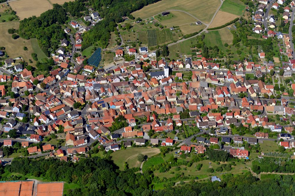 Theilheim von oben - Ortsansicht am Rande von landwirtschaftlichen Feldern in Theilheim im Bundesland Bayern, Deutschland