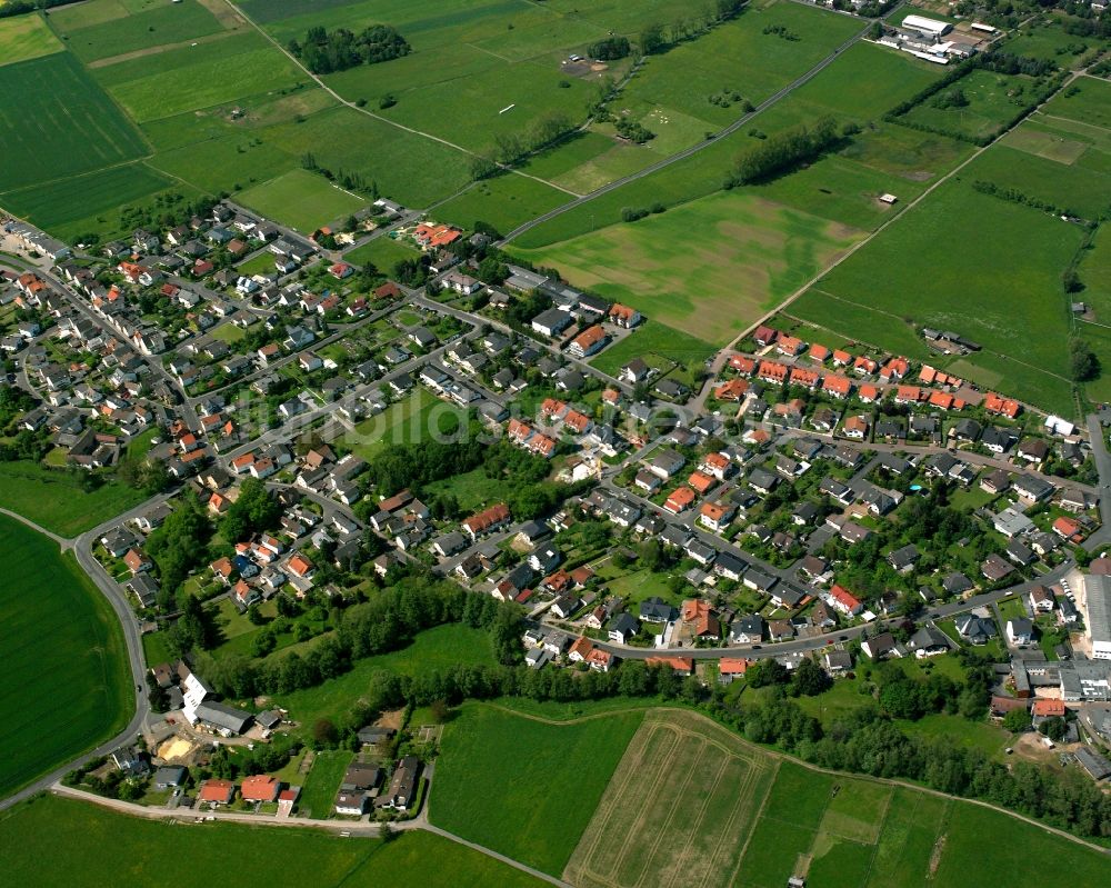 Trohe von oben - Ortsansicht am Rande von landwirtschaftlichen Feldern in Trohe im Bundesland Hessen, Deutschland