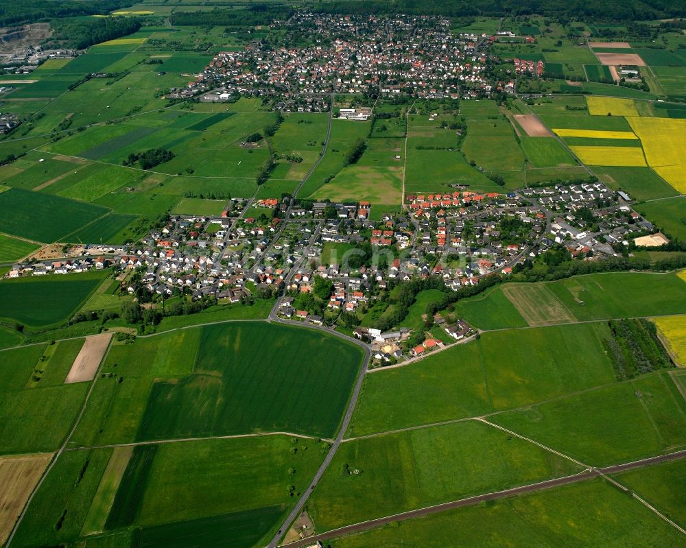 Trohe aus der Vogelperspektive: Ortsansicht am Rande von landwirtschaftlichen Feldern in Trohe im Bundesland Hessen, Deutschland