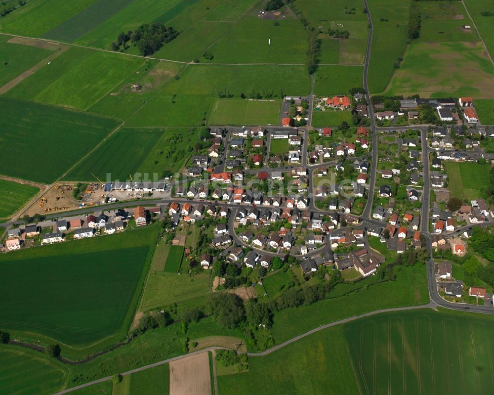 Luftaufnahme Trohe - Ortsansicht am Rande von landwirtschaftlichen Feldern in Trohe im Bundesland Hessen, Deutschland