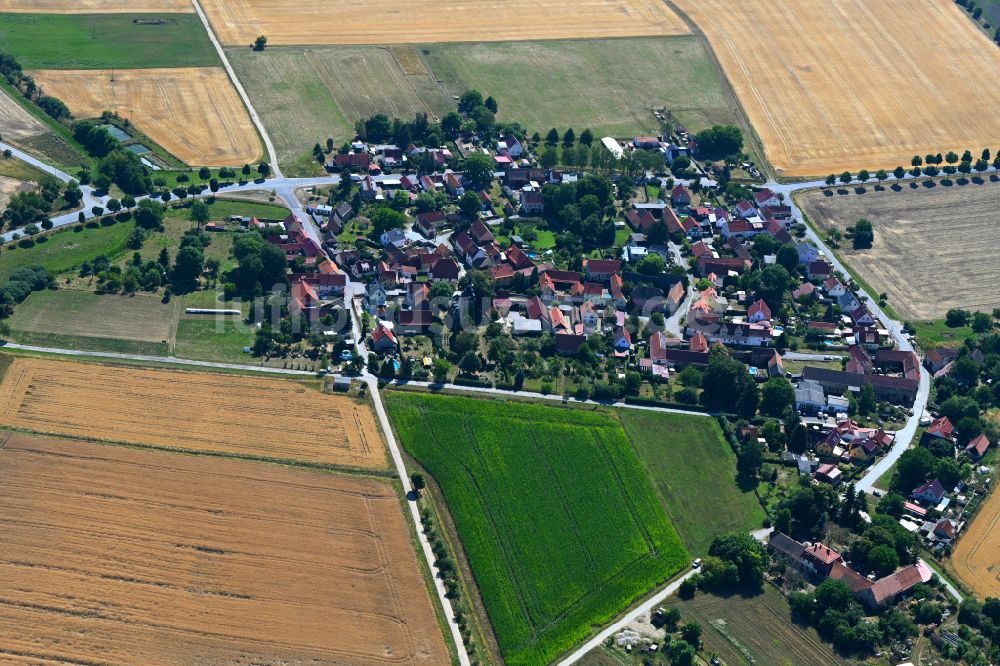 Luftbild Troistedt - Ortsansicht am Rande von landwirtschaftlichen Feldern in Troistedt im Bundesland Thüringen, Deutschland