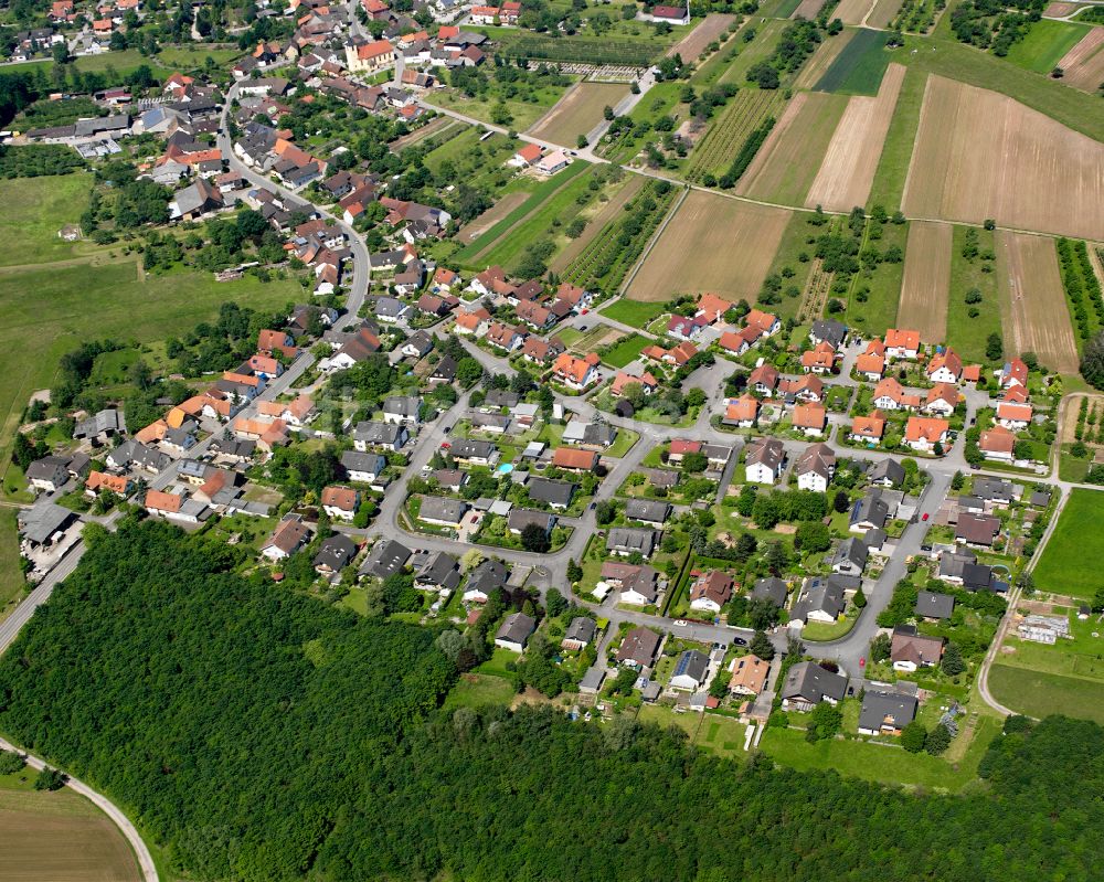 Ulm von oben - Ortsansicht am Rande von landwirtschaftlichen Feldern in Ulm im Bundesland Baden-Württemberg, Deutschland