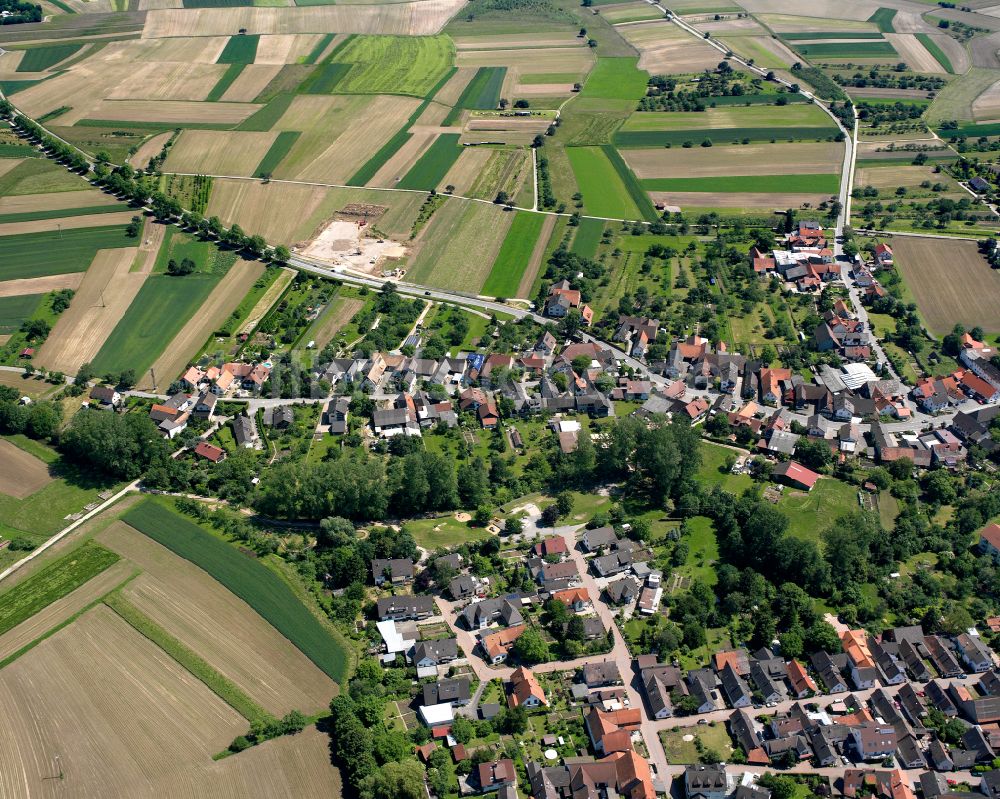 Luftaufnahme Ulm - Ortsansicht am Rande von landwirtschaftlichen Feldern in Ulm im Bundesland Baden-Württemberg, Deutschland