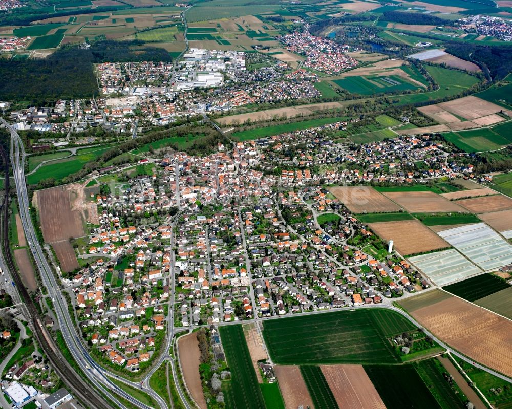 Untergriesheim aus der Vogelperspektive: Ortsansicht am Rande von landwirtschaftlichen Feldern in Untergriesheim im Bundesland Baden-Württemberg, Deutschland