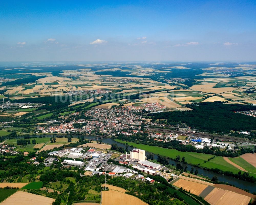 Untergriesheim aus der Vogelperspektive: Ortsansicht am Rande von landwirtschaftlichen Feldern in Untergriesheim im Bundesland Baden-Württemberg, Deutschland