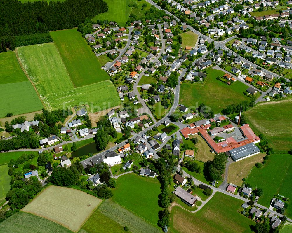 Unterweißenbach von oben - Ortsansicht am Rande von landwirtschaftlichen Feldern in Unterweißenbach im Bundesland Bayern, Deutschland