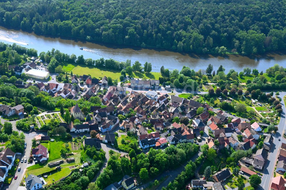 Urphar von oben - Ortsansicht am Rande von landwirtschaftlichen Feldern in Urphar im Bundesland Baden-Württemberg, Deutschland