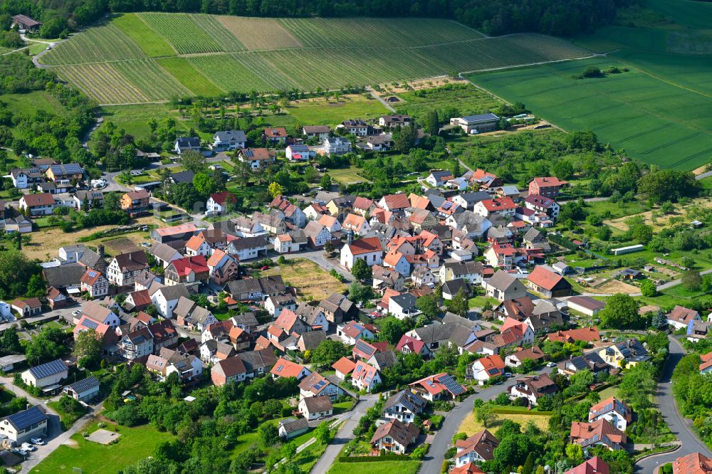 Luftbild Urphar - Ortsansicht am Rande von landwirtschaftlichen Feldern in Urphar im Bundesland Baden-Württemberg, Deutschland