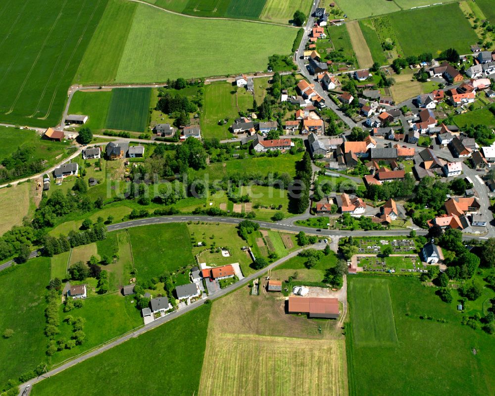 Luftbild Vadenrod - Ortsansicht am Rande von landwirtschaftlichen Feldern in Vadenrod im Bundesland Hessen, Deutschland