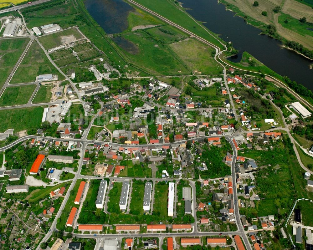 Luftaufnahme Vockerode - Ortsansicht am Rande von landwirtschaftlichen Feldern in Vockerode im Bundesland Sachsen-Anhalt, Deutschland