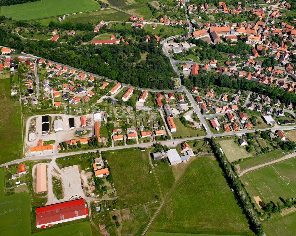 Wasserleben von oben - Ortsansicht am Rande von landwirtschaftlichen Feldern in Wasserleben im Bundesland Sachsen-Anhalt, Deutschland