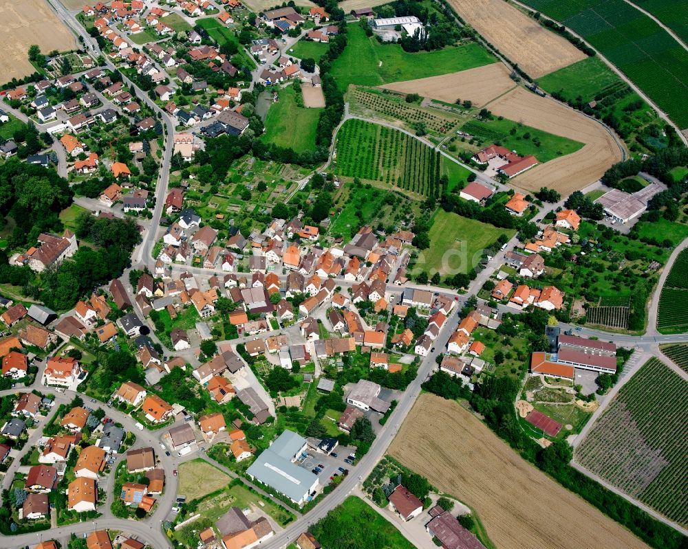 Luftbild Weiler - Ortsansicht am Rande von landwirtschaftlichen Feldern in Weiler im Bundesland Baden-Württemberg, Deutschland