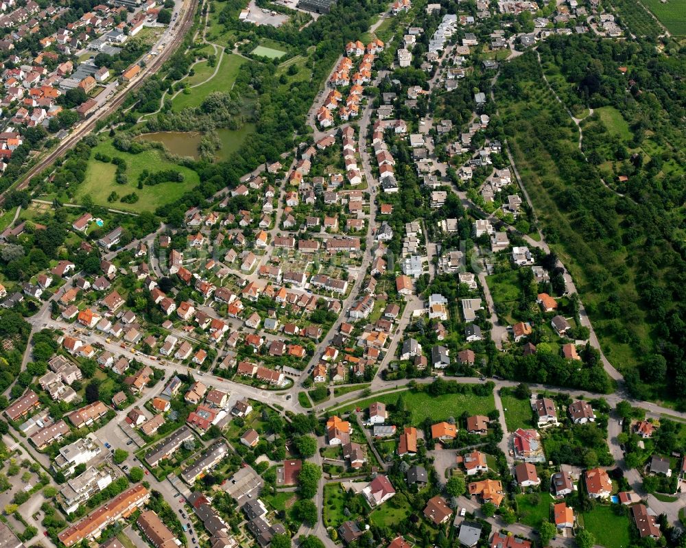 Weinsberg von oben - Ortsansicht am Rande von landwirtschaftlichen Feldern in Weinsberg im Bundesland Baden-Württemberg, Deutschland