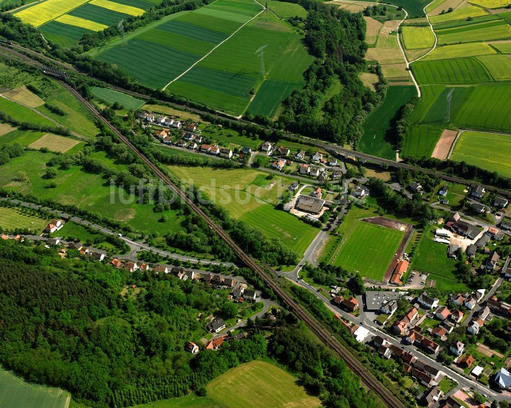 Luftbild Weiterode - Ortsansicht am Rande von landwirtschaftlichen Feldern in Weiterode im Bundesland Hessen, Deutschland