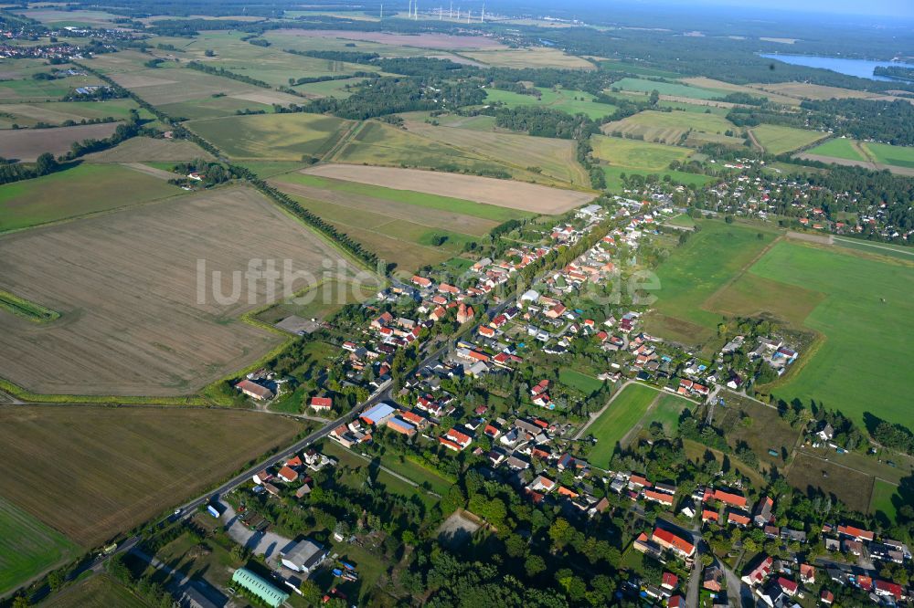 Luftbild Wensickendorf - Ortsansicht am Rande von landwirtschaftlichen Feldern in Wensickendorf im Bundesland Brandenburg, Deutschland