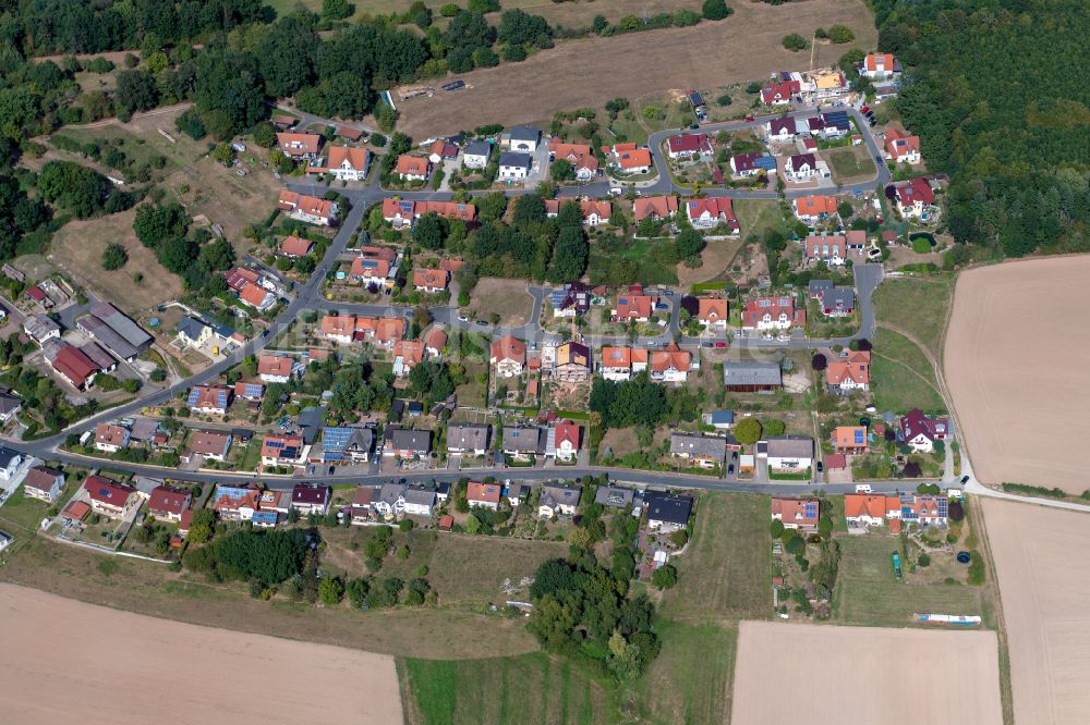 Wernfeld von oben - Ortsansicht am Rande von landwirtschaftlichen Feldern in Wernfeld im Bundesland Bayern, Deutschland