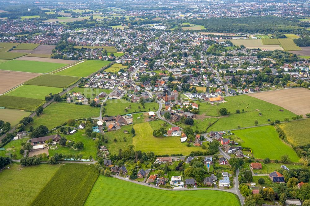 Luftaufnahme Westtünnen - Ortsansicht am Rande von landwirtschaftlichen Feldern in Westtünnen im Bundesland Nordrhein-Westfalen, Deutschland