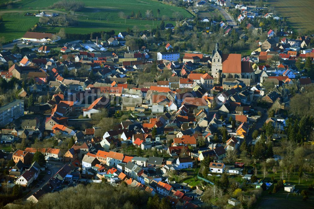 Wettin-Löbejün von oben - Ortsansicht am Rande von landwirtschaftlichen Feldern in Wettin-Löbejün im Bundesland Sachsen-Anhalt, Deutschland