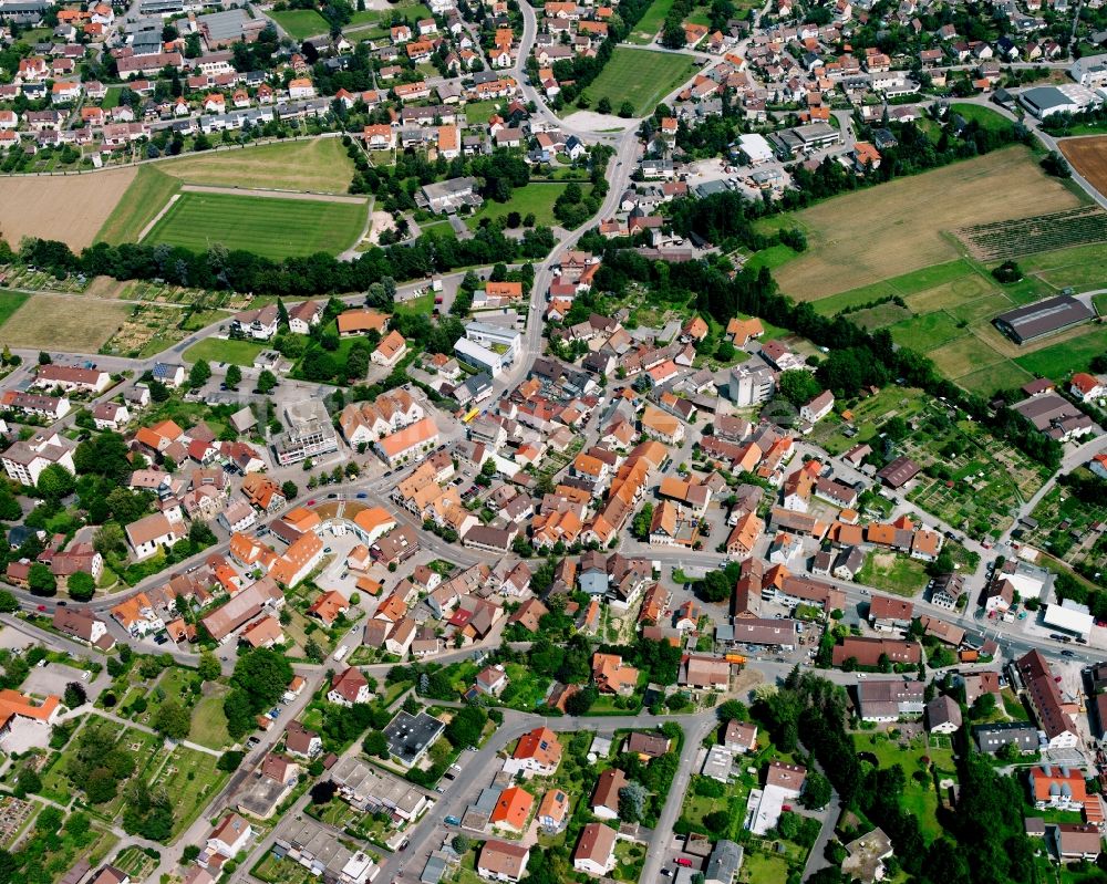 Luftaufnahme Willsbach - Ortsansicht am Rande von landwirtschaftlichen Feldern in Willsbach im Bundesland Baden-Württemberg, Deutschland