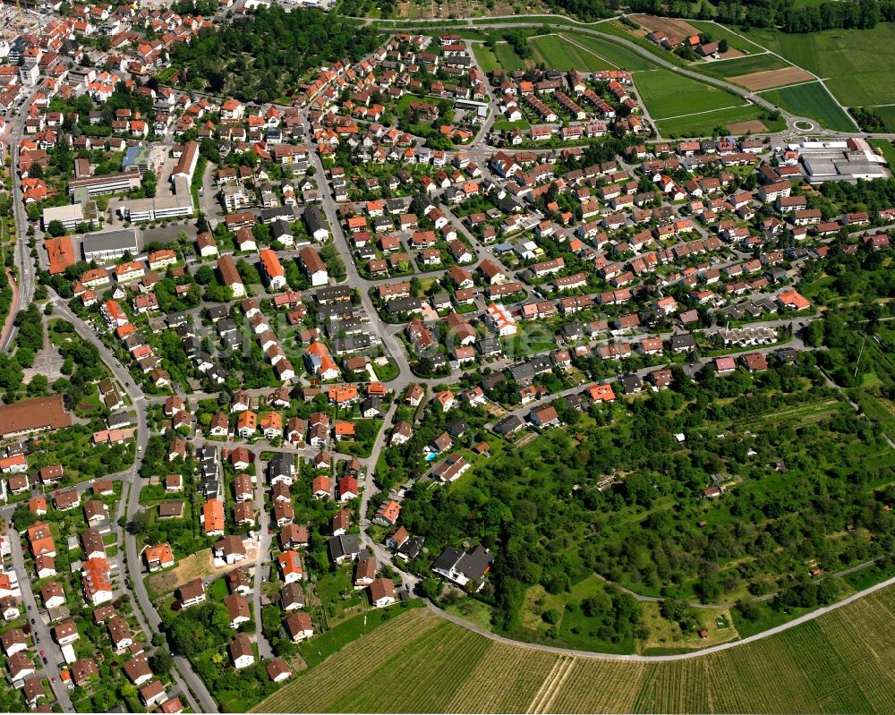 Winnenden aus der Vogelperspektive: Ortsansicht am Rande von landwirtschaftlichen Feldern in Winnenden im Bundesland Baden-Württemberg, Deutschland