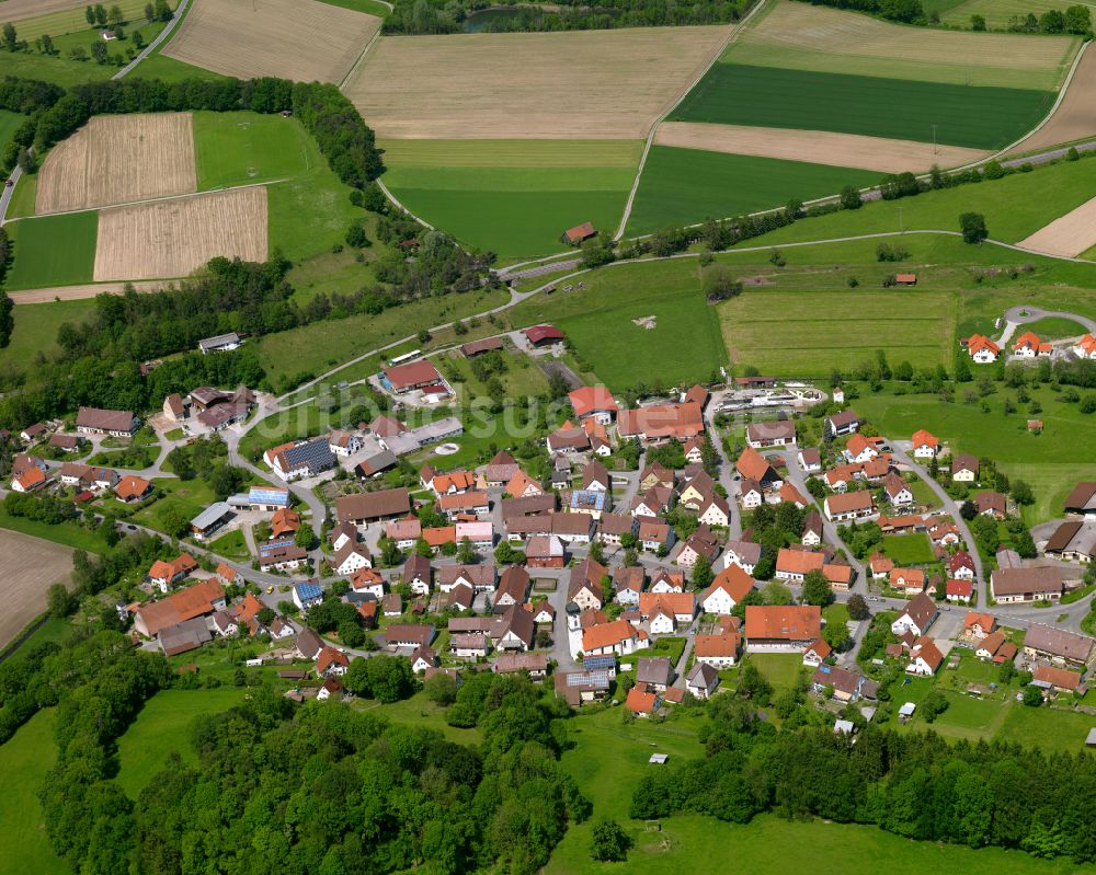 Winterstettenstadt aus der Vogelperspektive: Ortsansicht am Rande von landwirtschaftlichen Feldern in Winterstettenstadt im Bundesland Baden-Württemberg, Deutschland