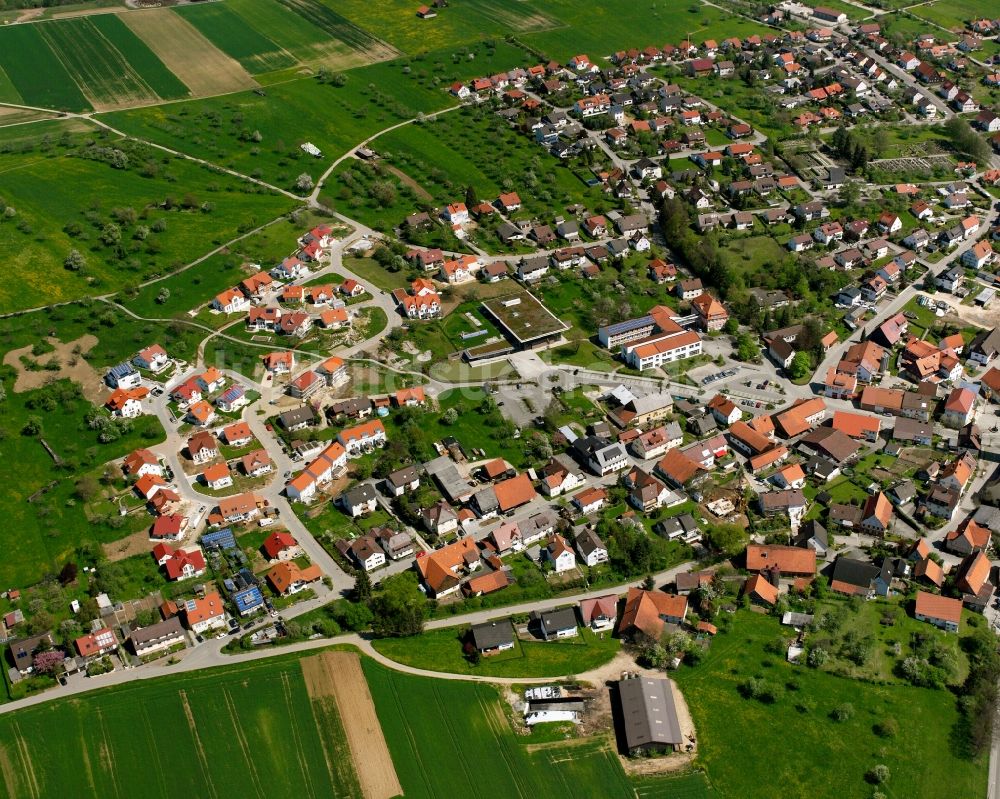 Luftbild Wäschenbeuren - Ortsansicht am Rande von landwirtschaftlichen Feldern in Wäschenbeuren im Bundesland Baden-Württemberg, Deutschland