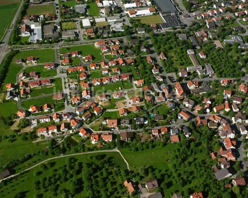 Luftbild Zell - Ortsansicht am Rande von landwirtschaftlichen Feldern in Zell im Bundesland Baden-Württemberg, Deutschland