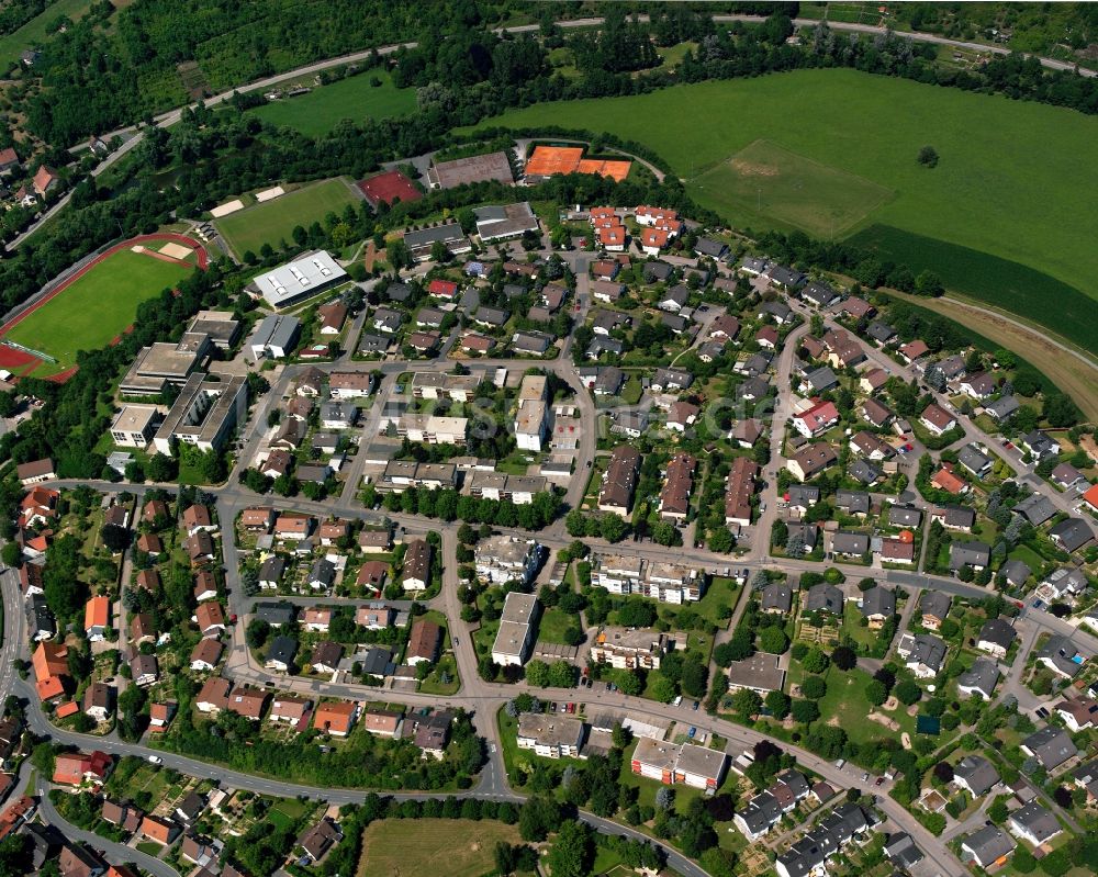 Züttlingen von oben - Ortsansicht am Rande von landwirtschaftlichen Feldern in Züttlingen im Bundesland Baden-Württemberg, Deutschland