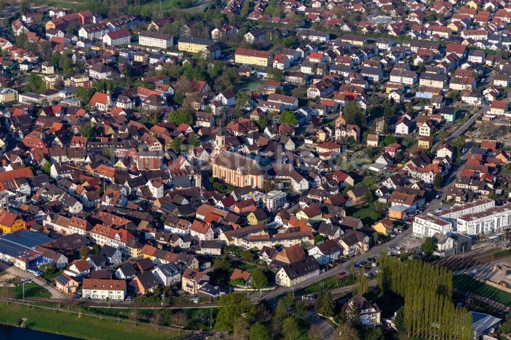 Riegel am Kaiserstuhl von oben - Ortsansicht in Riegel am Kaiserstuhl im Bundesland Baden-Württemberg, Deutschland