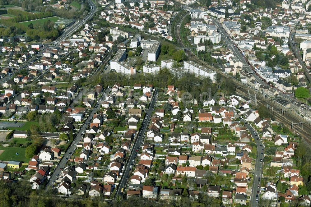 Luftbild Saint-Cyr-l'Ecole - Ortsansicht von Saint-Cyr-l'Ecole in Ile-de-France, Frankreich