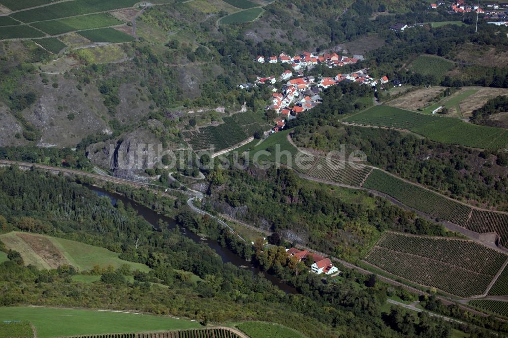 Schlossböckelheim von oben - Ortsansicht von Schlossböckelheim Verbandsgemeinde Rüdesheim im Bundesland Rheinland-Pfalz