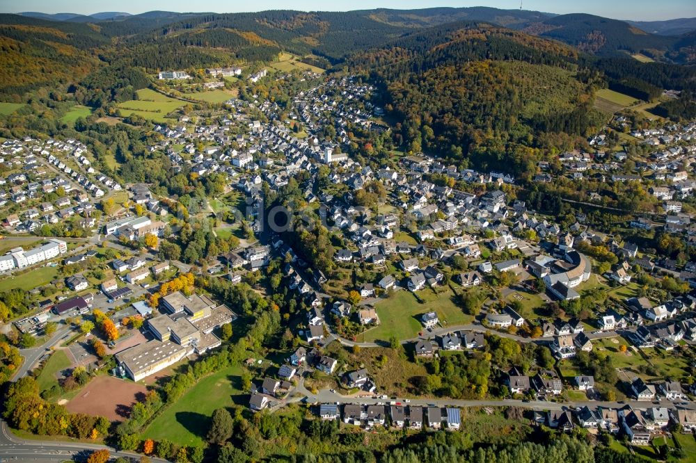 Schmallenberg von oben - Ortsansicht in Schmallenberg im Bundesland Nordrhein-Westfalen