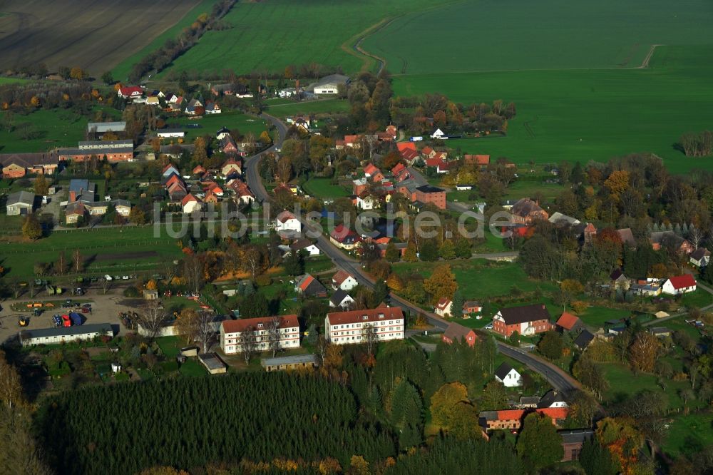 Schönbeck aus der Vogelperspektive: Ortsansicht von Schönbeck im Bundesland Mecklenburg-Vorpommern