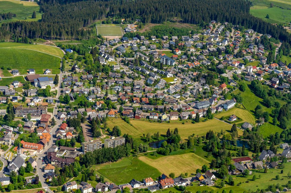 Luftaufnahme Schönwald im Schwarzwald - Ortsansicht in Schönwald im Schwarzwald im Bundesland Baden-Württemberg, Deutschland