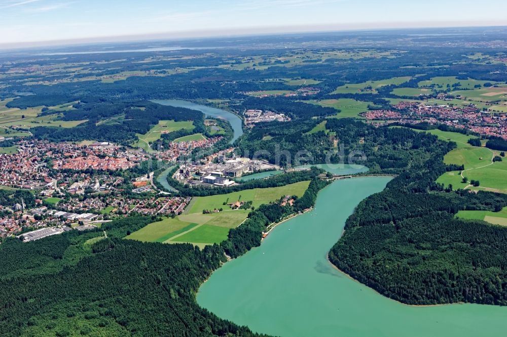 Schongau von oben - Ortsansicht von Schongau am gewundenen Flussverlauf des Lech im Bundesland Bayern, Deutschland