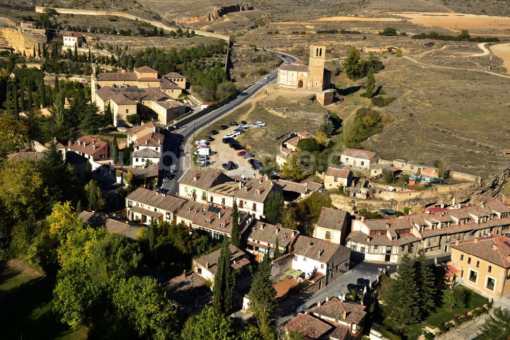 Segovia aus der Vogelperspektive: Ortsansicht in Segovia in Castilla y León, Spanien