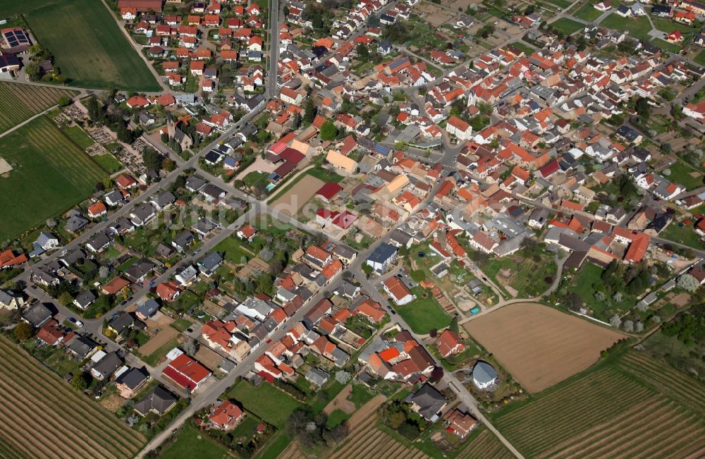 Siefersheim aus der Vogelperspektive: Ortsansicht von Siefersheim ist eine Ortsgemeinde im Landkreis Alzey-Worms in Rheinland-Pfalz