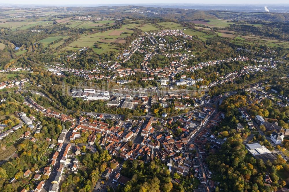 Luftaufnahme Ottweiler - Ortsansicht des Stadtzentrums und der Innenstadt von Ottweiler im Bundesland Saarland